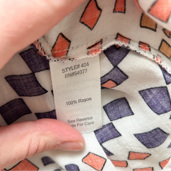 CAbi Grand Prix Geometric Button Blouse Style #404 MEDIUM 3/4 tab sleeve - Picture 7 of 9